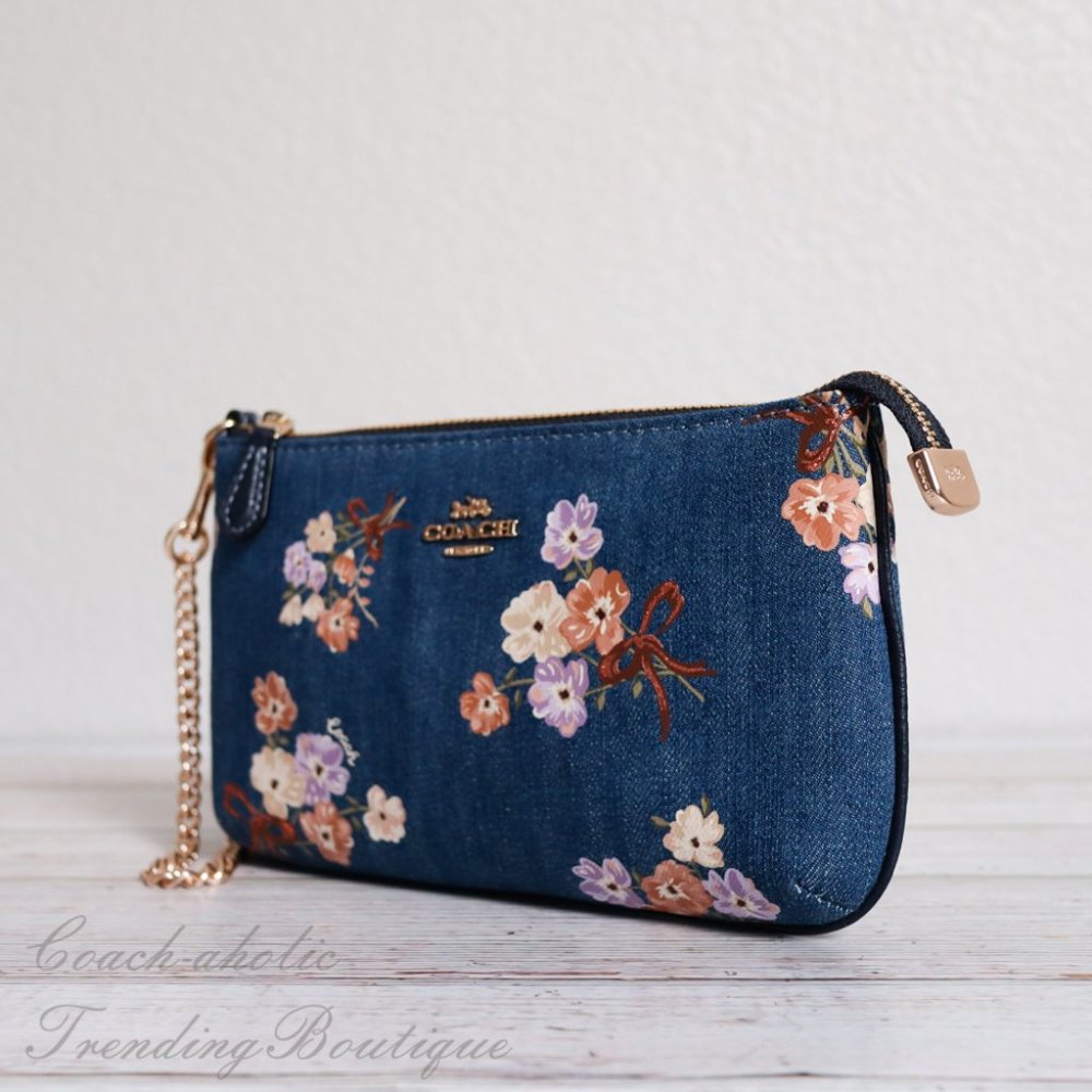 NWT Coach Large Wristlet with Floral Print - Picture 4 of 8